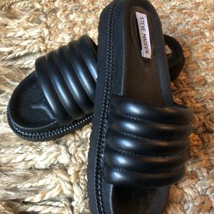 Women size 8 Steve Madden slides